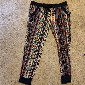 No Boundaries stretchy pants